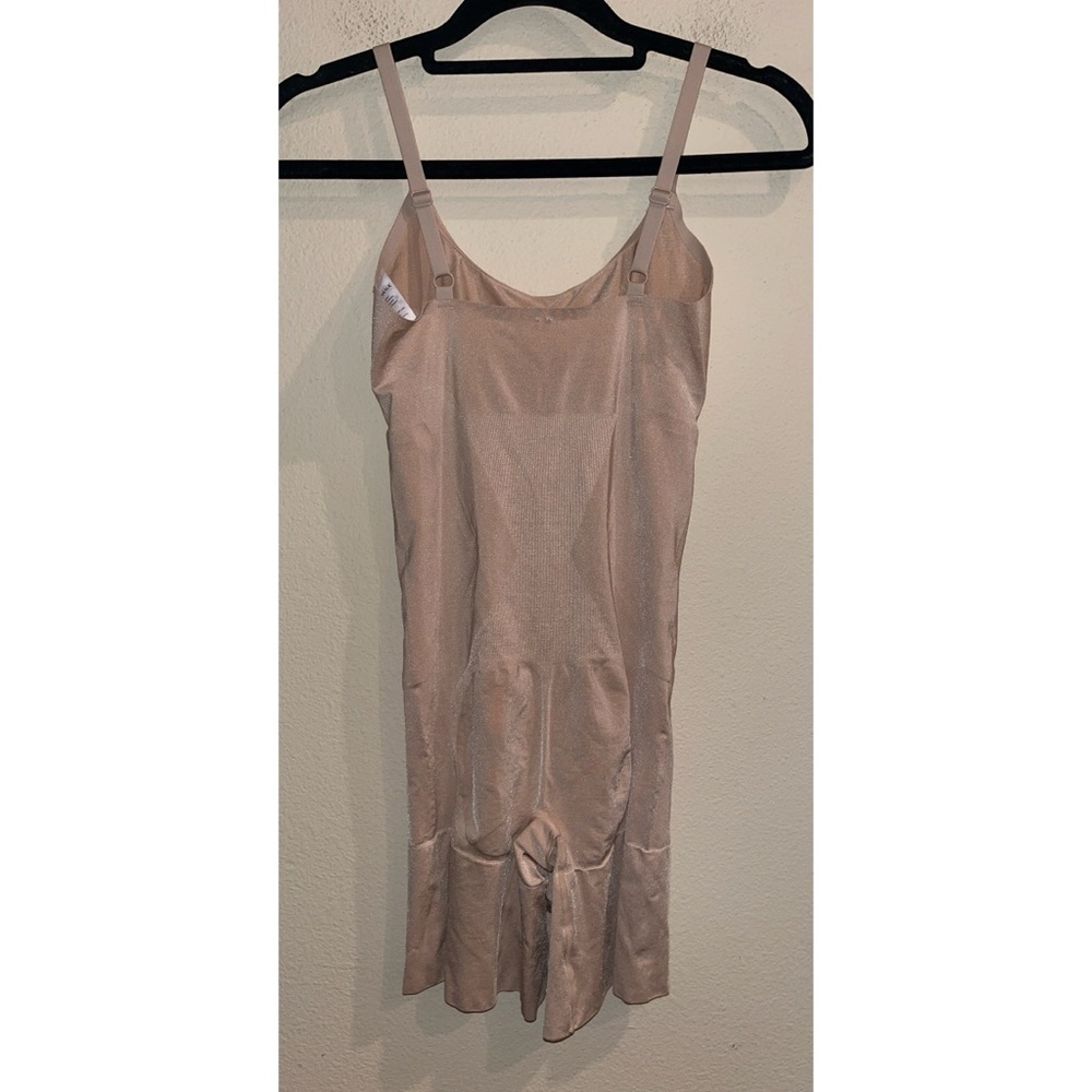 SPANX Nude Shorts‎ Bodysuit Size Medium